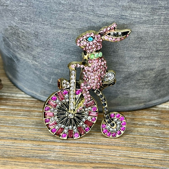 Sparkling Rhinestone Biker Bunny Brooch Cute Alloy Lapel Pin Pink & Red. NWOT - Picture 7 of 7